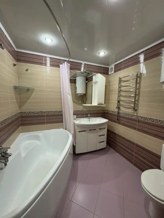 Продам с ремонтом 3к квартира ж/м Тополь-1