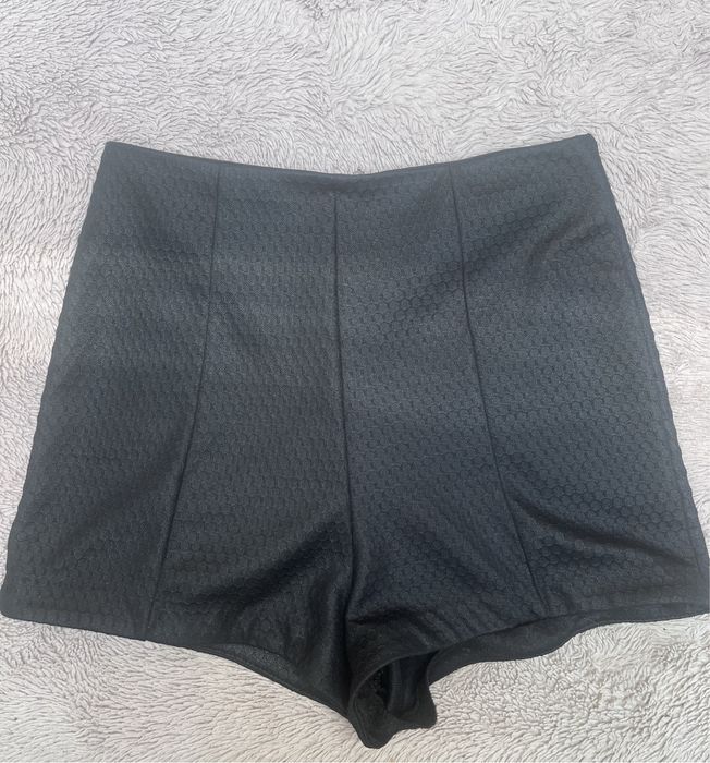 Krótkie spodenki River Island rozm M