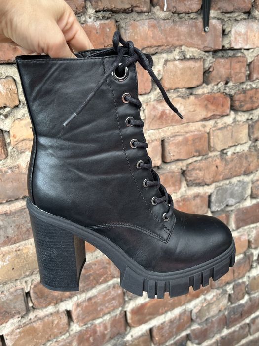 Śliczne czarne botki 38 catwalk