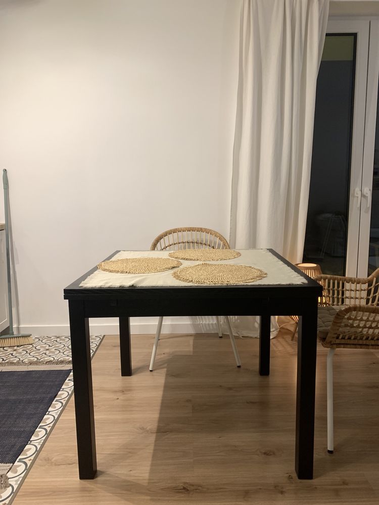 Stół rozkladany czarny Bjursta Ikea 4 krzesła zestaw