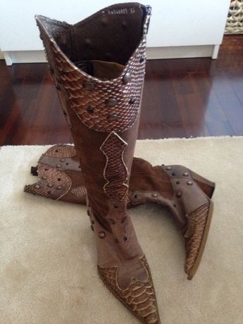 Botas texanas de pele marca Missanga tamanho 35, botas Demonia 37