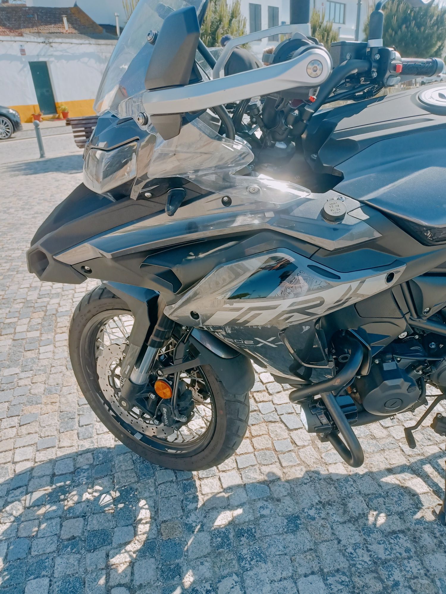 Benelli TRK 502X