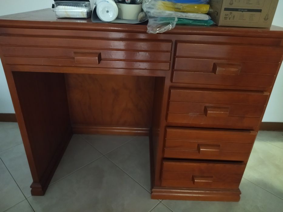 Secretaria madeira maciça com estante superior