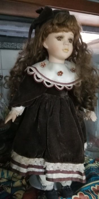 boneca de porcelana