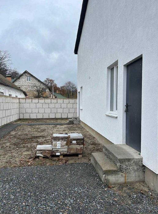 Квадробудинок з новим ремонтом в Бучі за 69000$