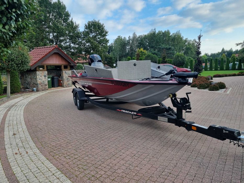 Sprzedam łódkę aluminiową TRACKER PRO TEAM 195 - 2021 r. - silnik 150