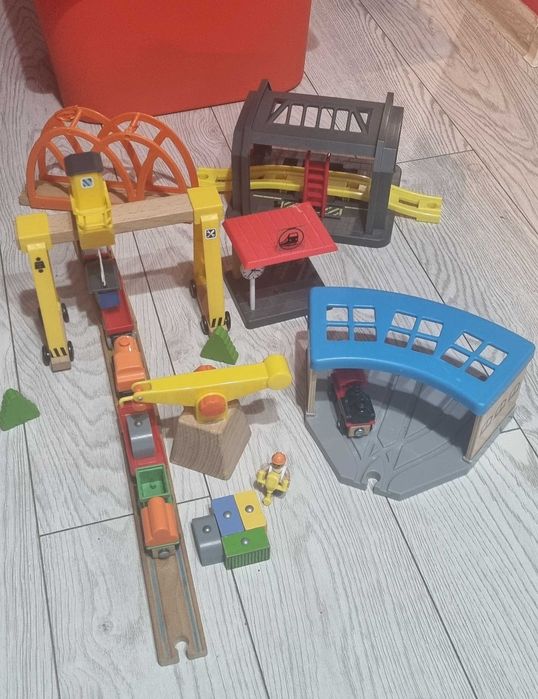 Tory drewniane z akcesoriami