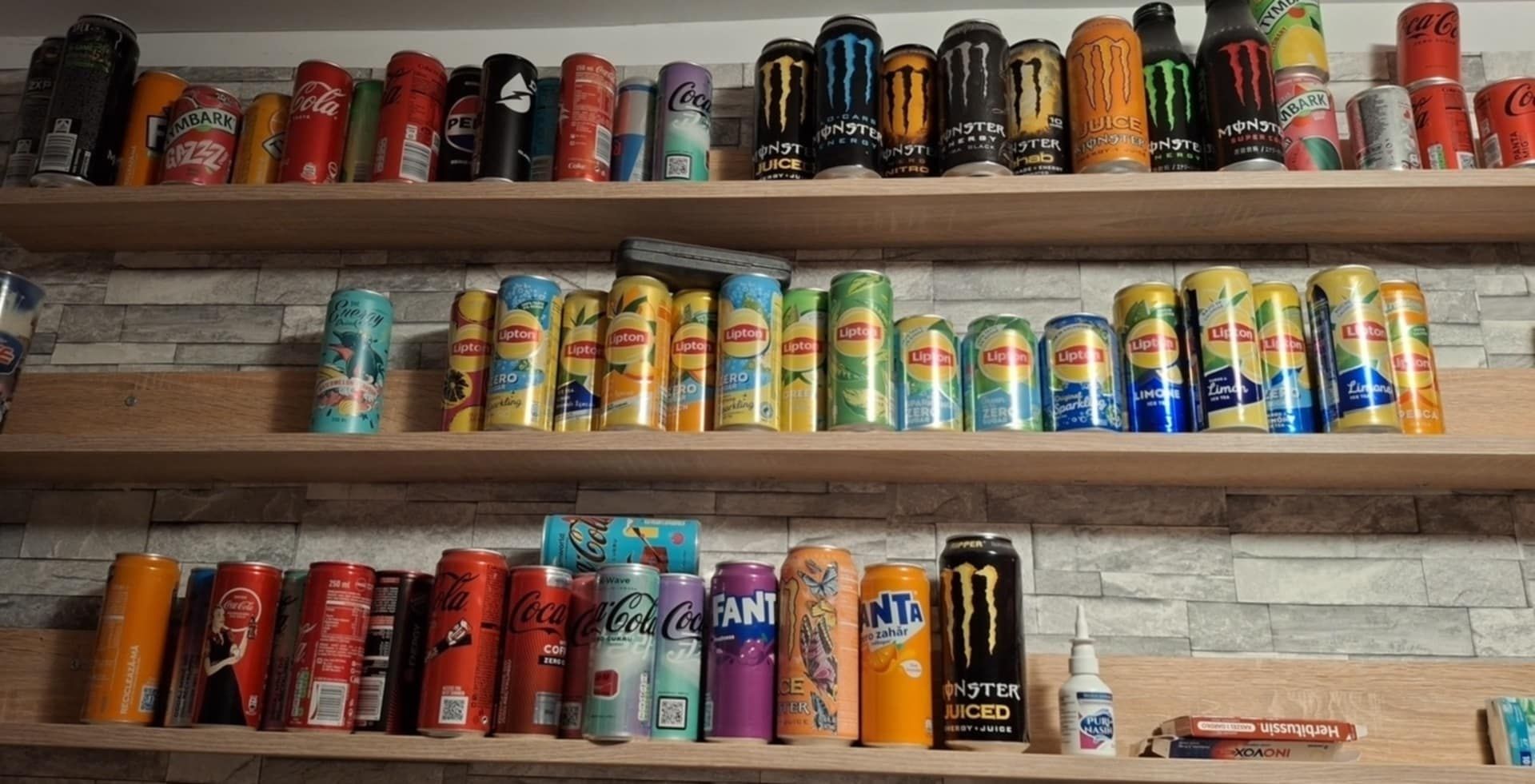 Kolekcja puszek coca cola