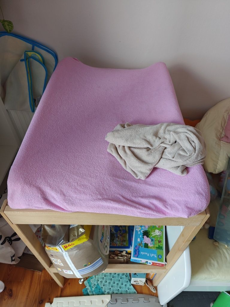 Łóżeczko białe, drewniane + przewijak Ikea ++ dodatki