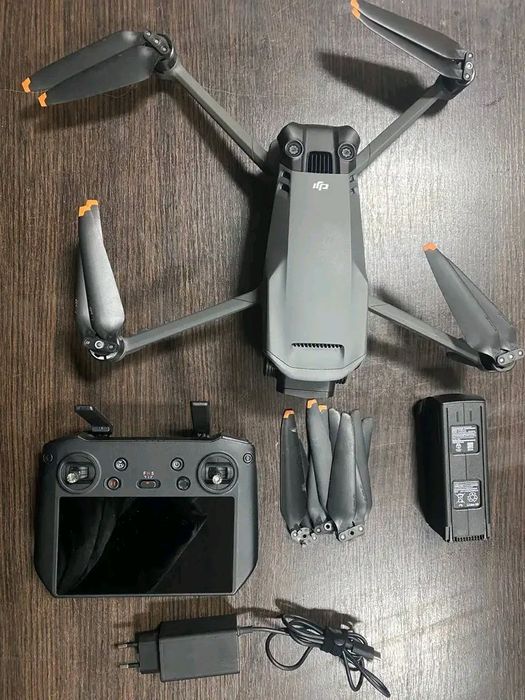 КваFly More Comboдрокоптер DJI Mavic 3 Pro with DJI RC Pro з пультом.