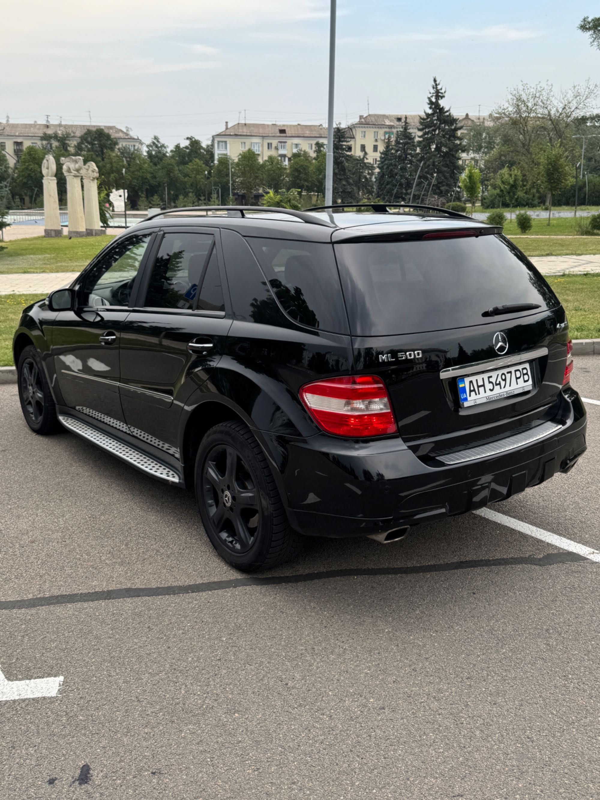 Mercedes-Benz ML-500