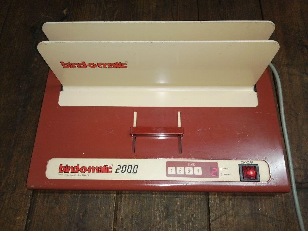 Máquina de encadernar a quente