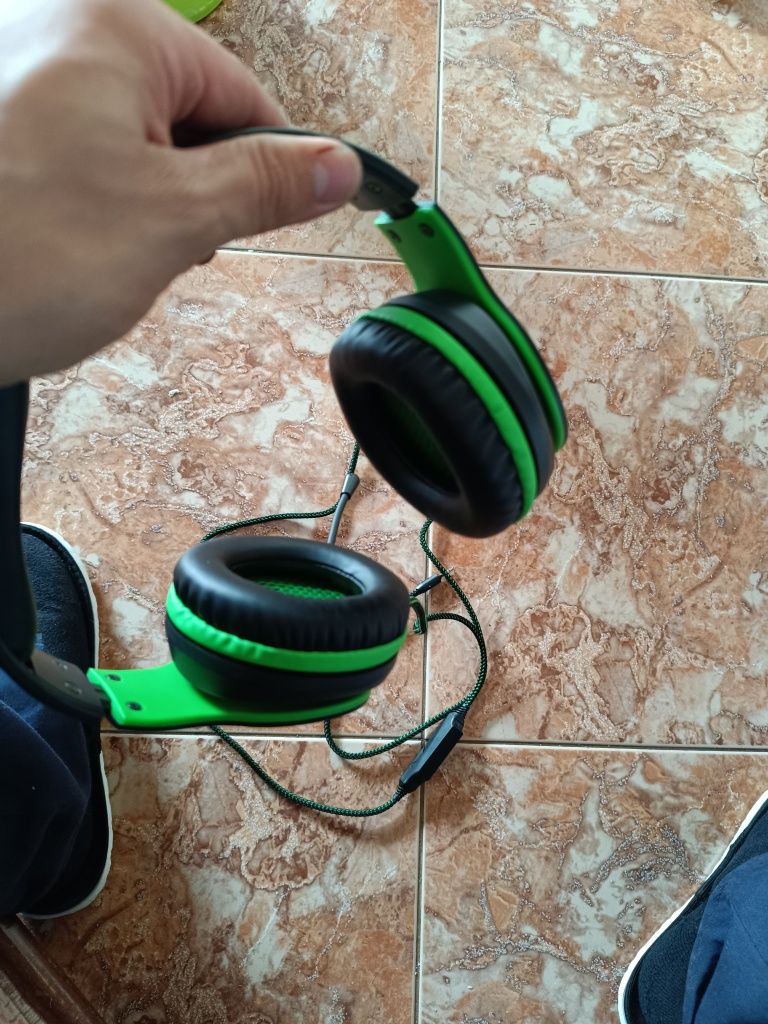 Vendo fones gaming nplay