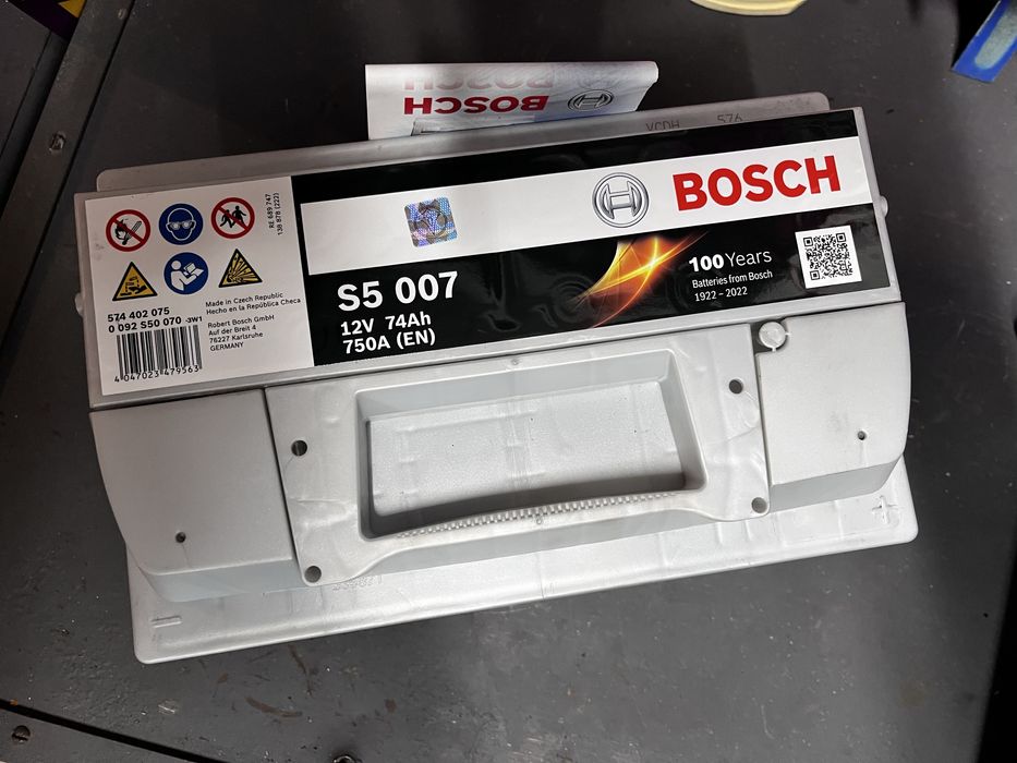 Акумулятор Bosch 74Ah 750A R+