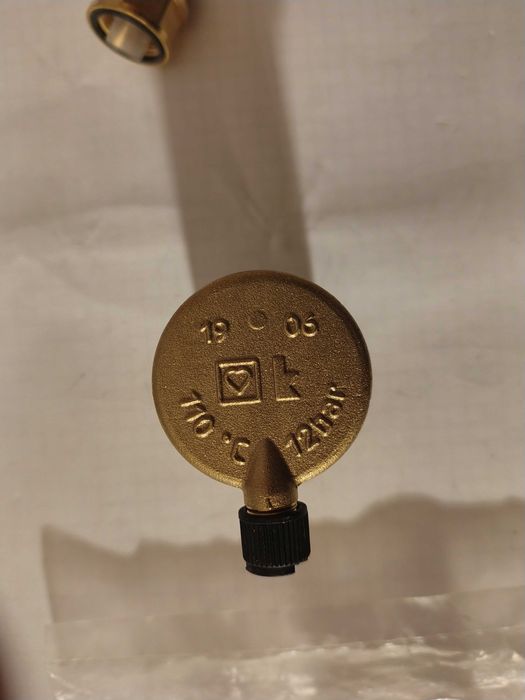 Odpowietrznik automatyczny z zaworem stopowym 1/2" firmy HERZ  NOWY