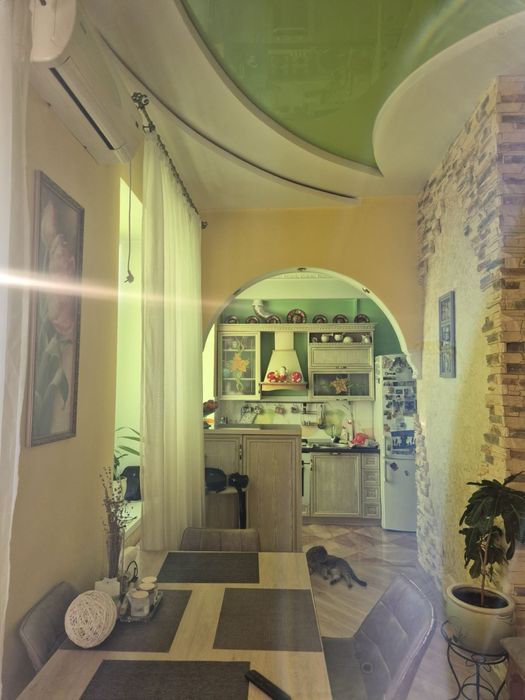 Продаж 2 -х кімнатної квартири в районі Медколеджу!