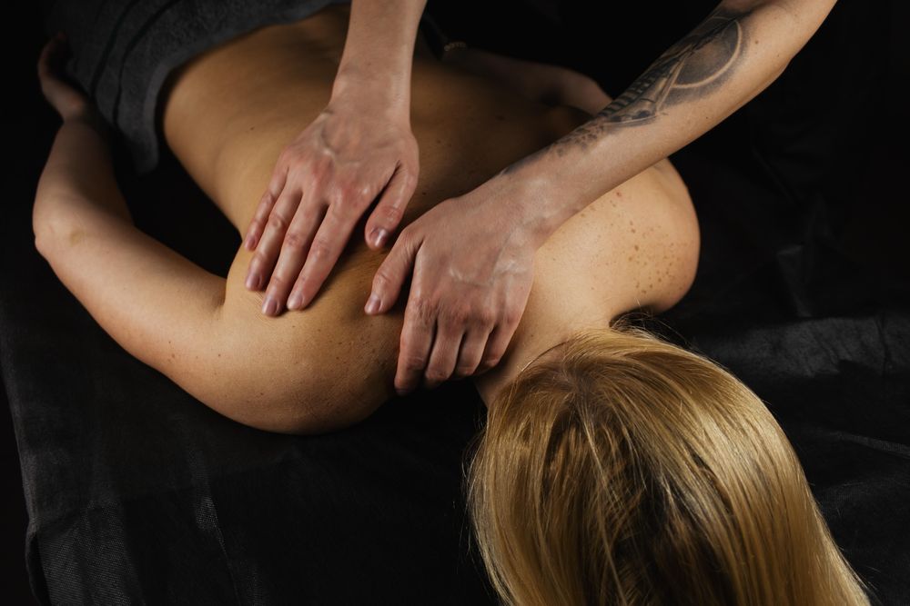 Масаж лікувальний, професійний масаж