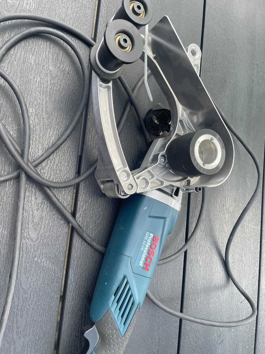 Bosch GBR 14 CE Profesjonalna szlifierka taśmowa do rur.