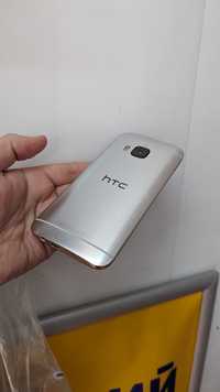 Продам HTC One M9 Gold on Silver 3/32 ГБ .