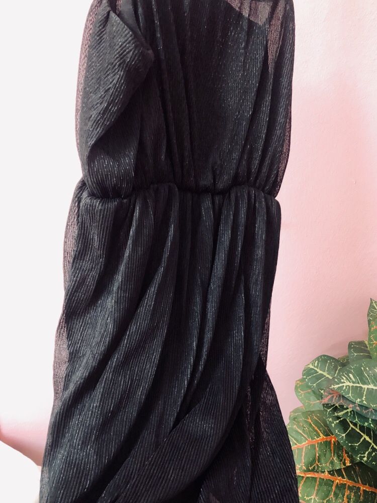 Vestido Preto cruzado atrás -com Brilhos S/M - novo (Portes Gratuitos)