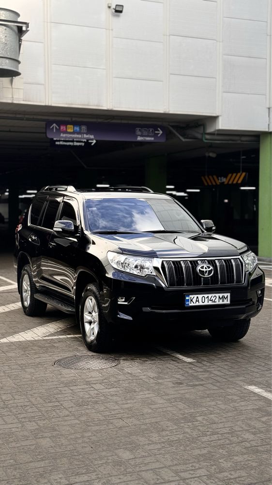 Toyota Land Cruiser Prado 2019poky 2.8TDI.