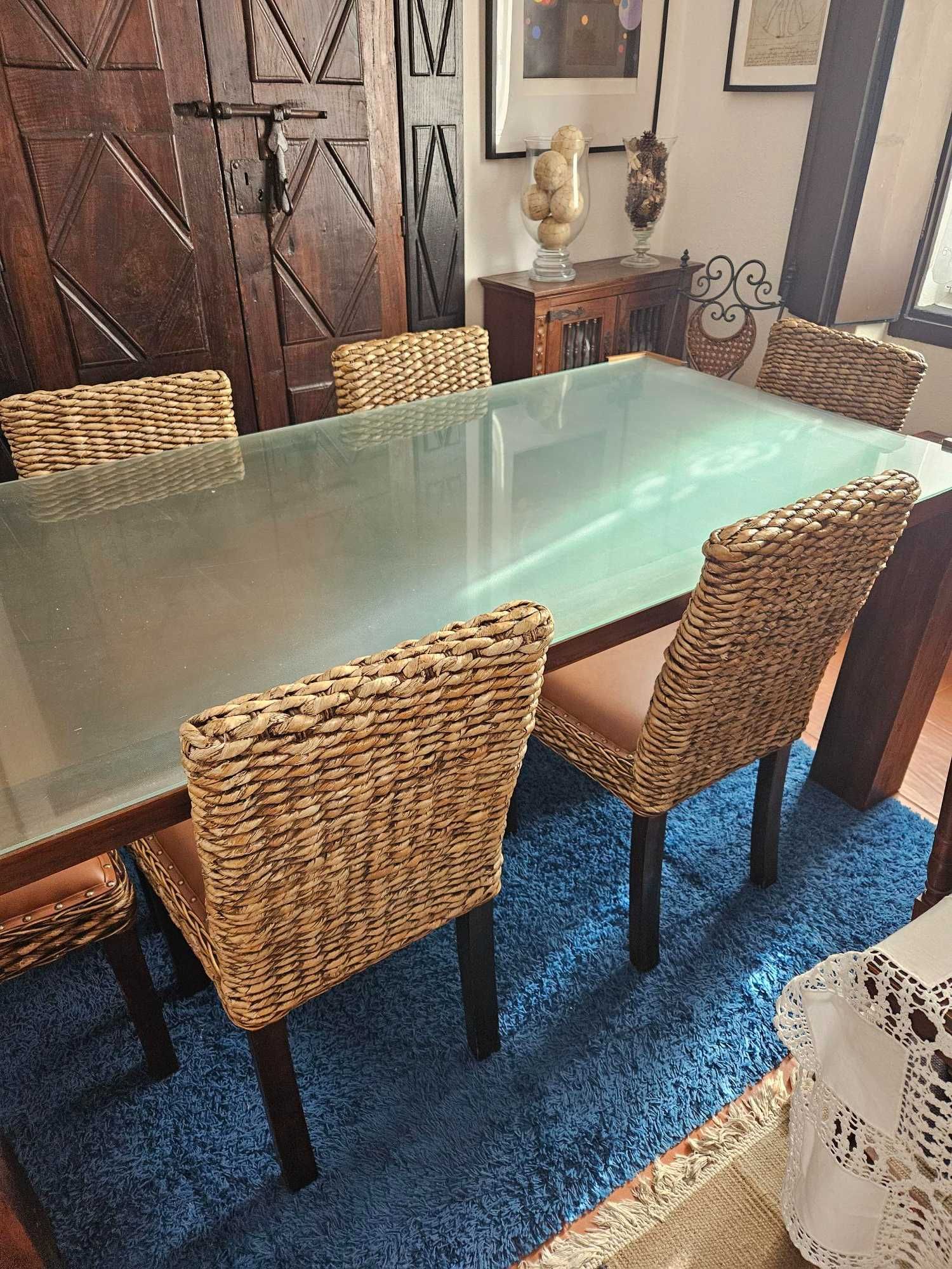 Mesa + 6 cadeiras (Sala de Jantar)