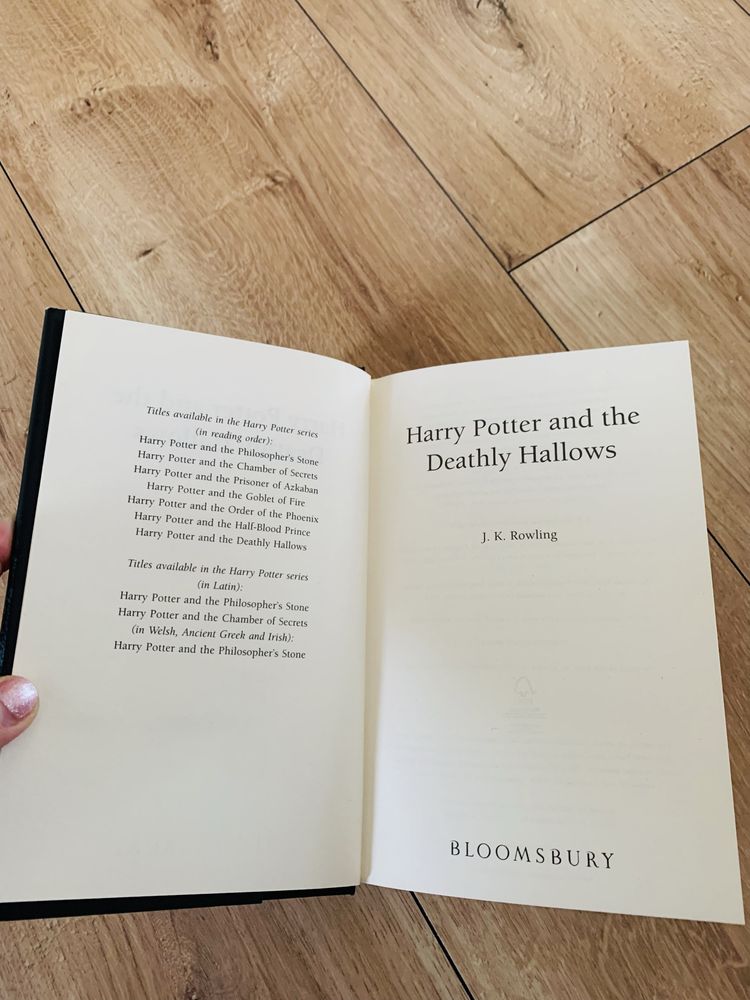 Harry potter and the deathly hallows FIRST EDITION