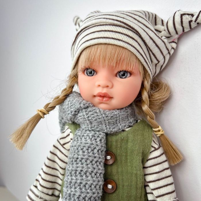 Lalka Emily w ogrodniczkach Antonio Juan 25301