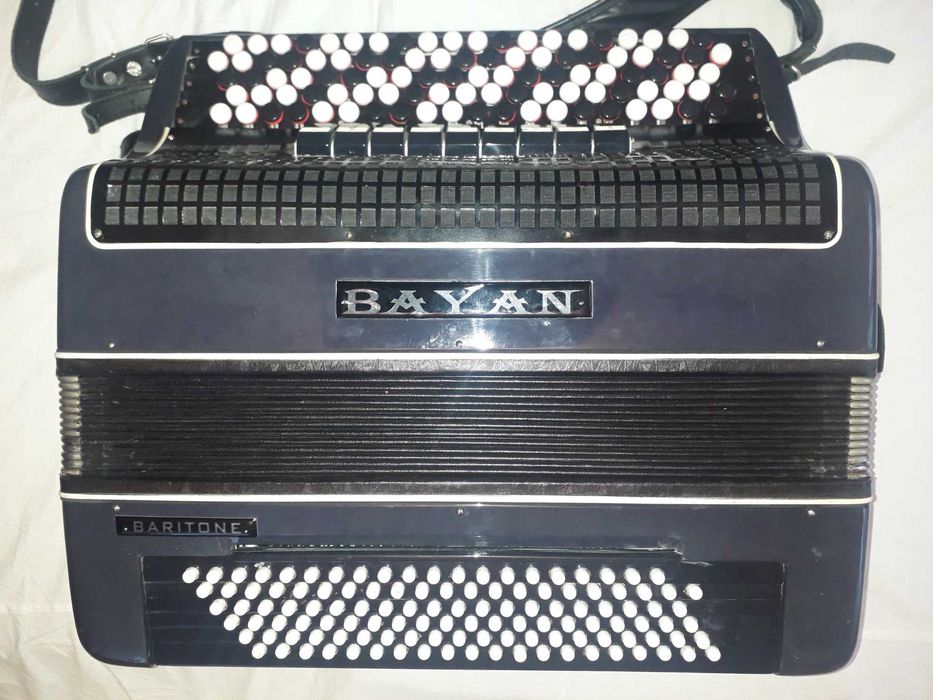 Akordeon Guzikowy BAJAN bayan z barytonami