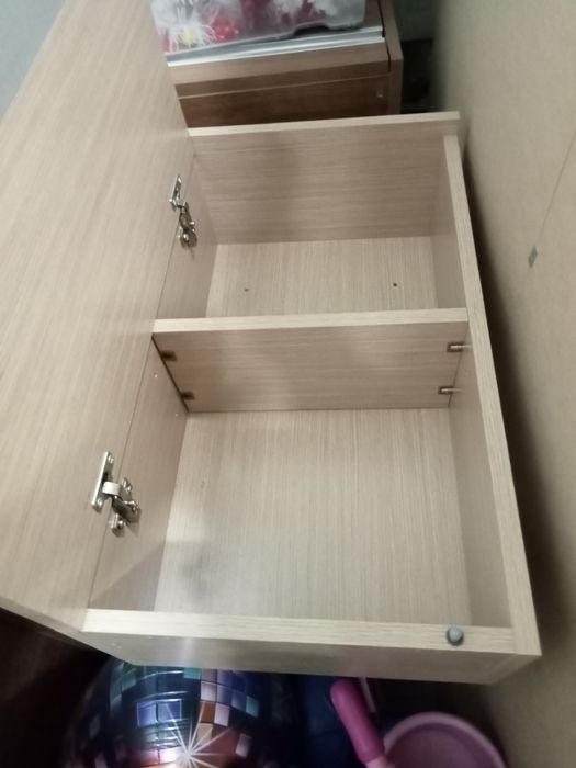 Vende se armários de arrumação casa de banho