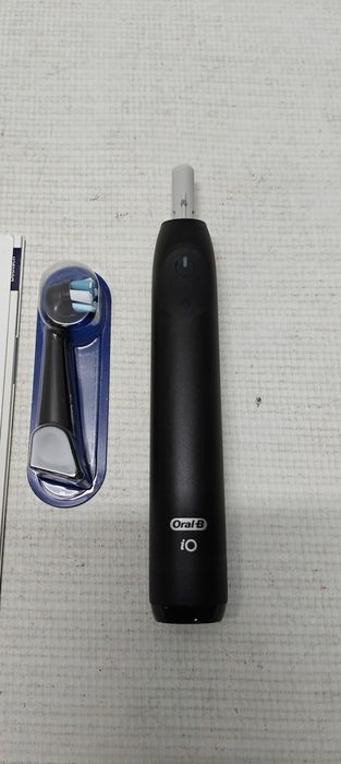 Szczoteczka Elektryczna Magnetyczna Oral-B iO Series 2 + Etui