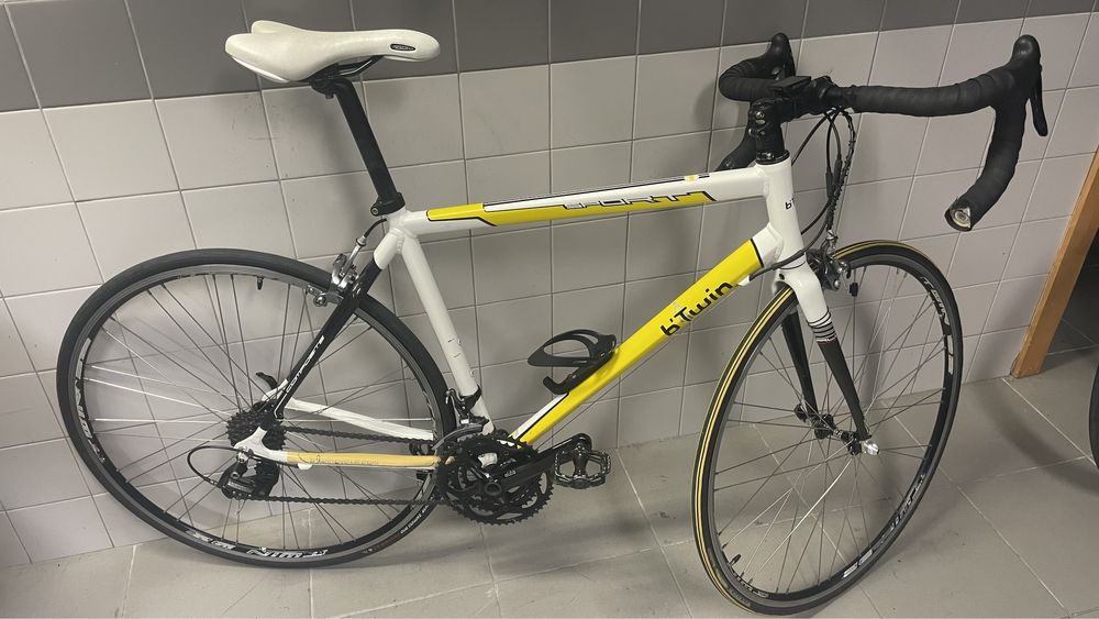 Bicicleta estrada btwin L 56 57/55cm escoras em carbono -pronta a usar