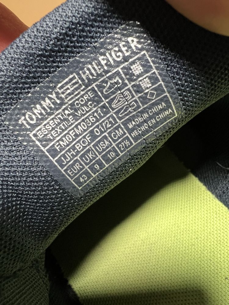 Чоловічі 43р. кросівки Tommy hilfiger