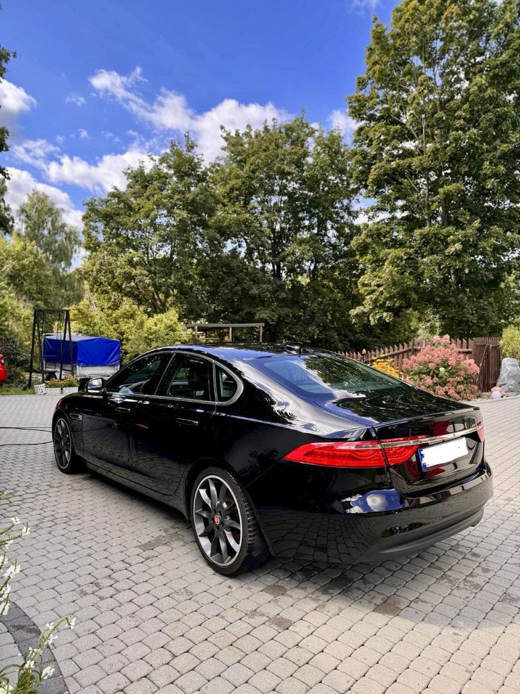Jaguar XF 2018r 2.0D Automat 8HP Sprawny