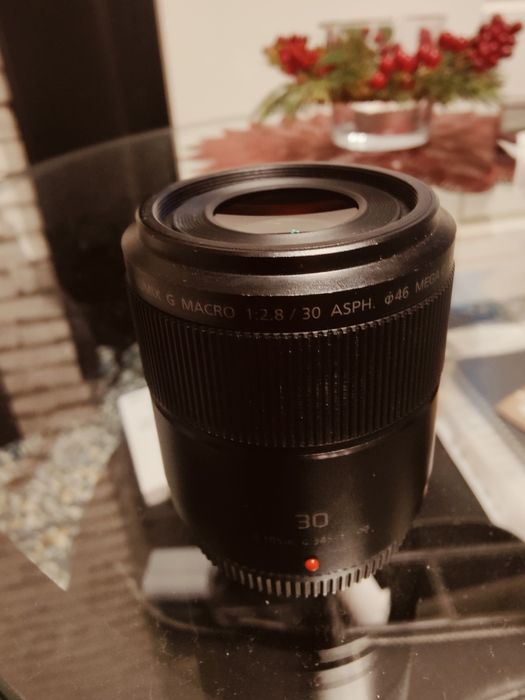 Obiektyw Panasonic Lumix 30 mm 2.8 makro