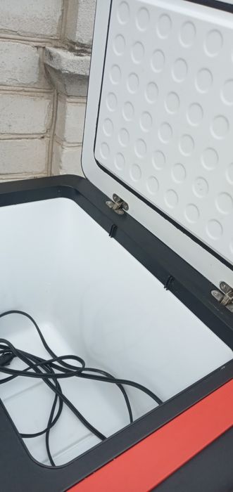 Продам авто холодильник 24 в  Фреоновий