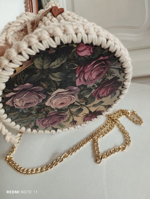 Ręcznie robiona torebka baryłka na szydełku drewniane piękne dno