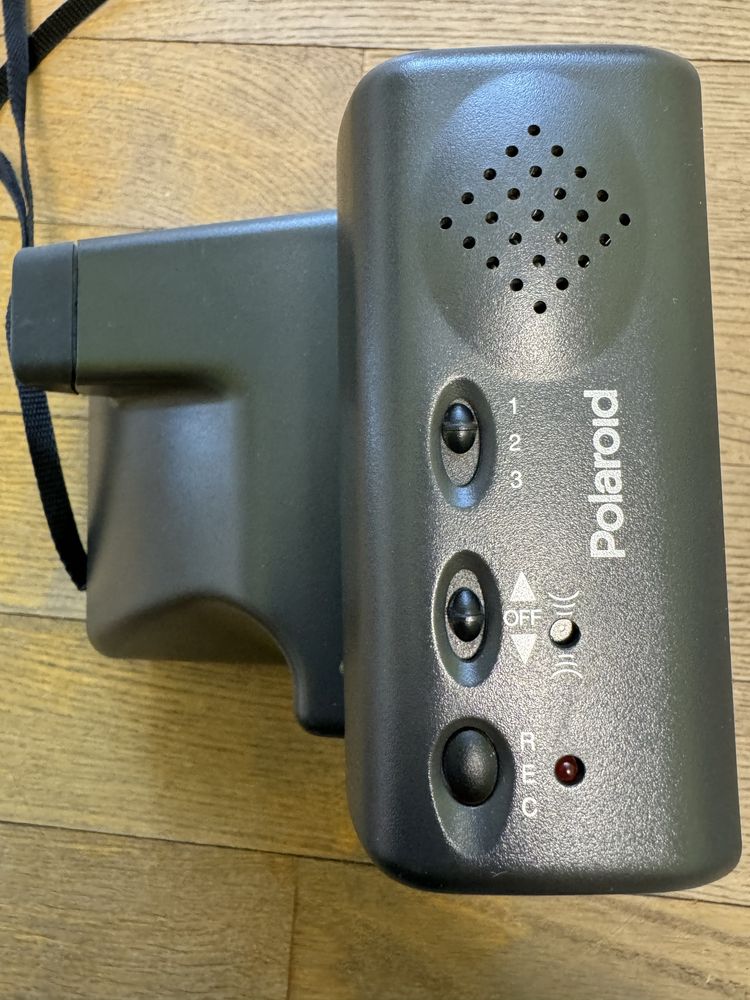 Продам фотоаппарат Polaroid 636 Talking Camera