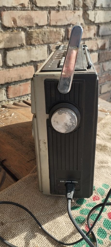 Radio 4 band cassette recorder