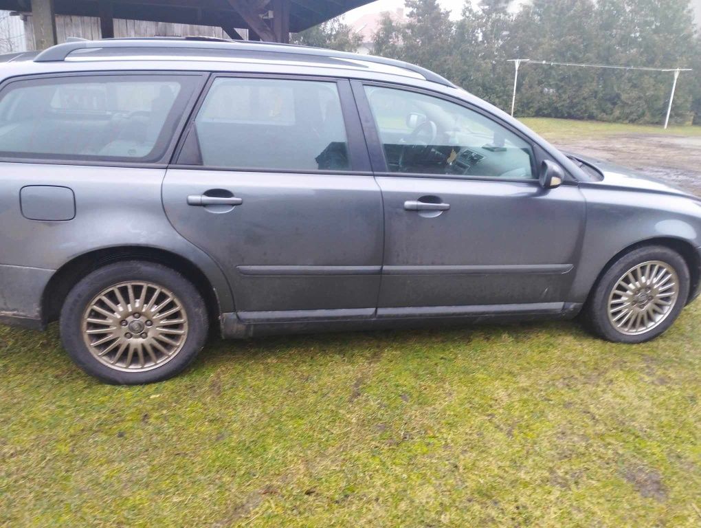 Volvo v50 uszkodzony