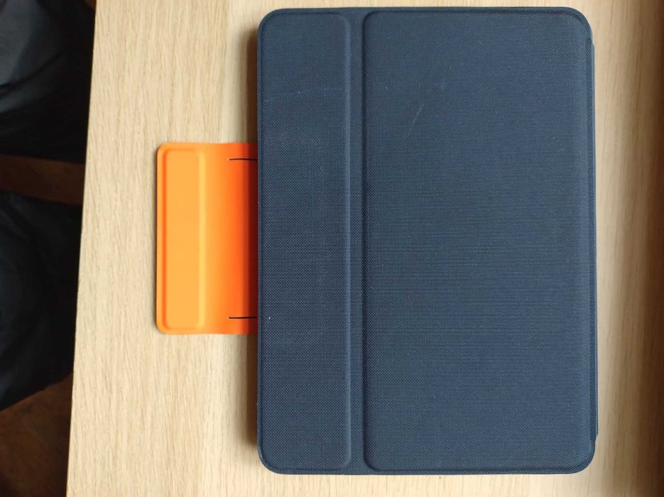 Чехол-клавиатура Logitech RUGGED Combo 3 для iPad 9 | 8 | 7 10.2"