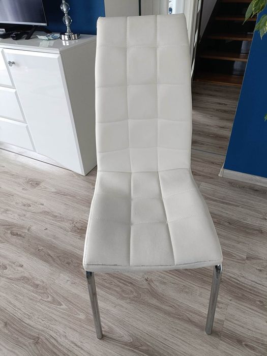 Białe krzesła ekoskóra