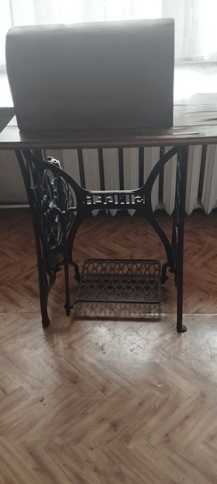 Stara maszyna Singer z XX wieku