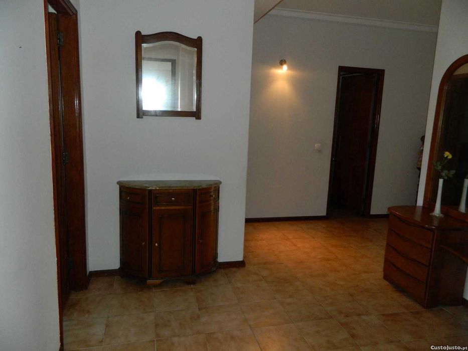 Arenda-se apartamento T2