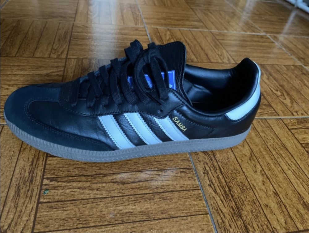 Sapatilha adidas samba
