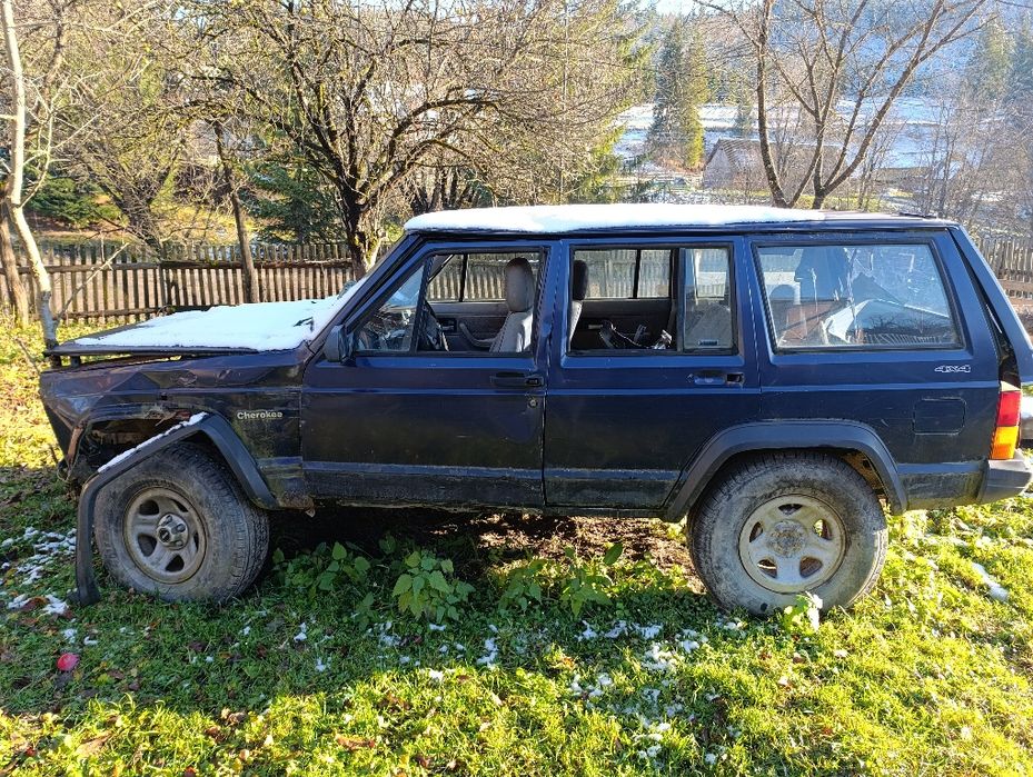 Продаються два джипи