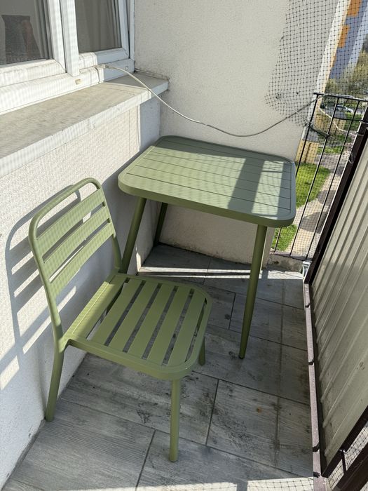 Komplet na balkon metalowy - stoł i dwa krzesła