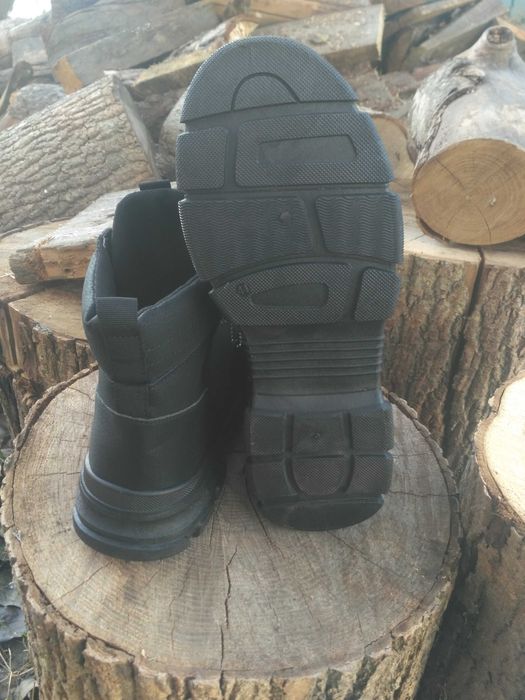 Чоловічі ботинки