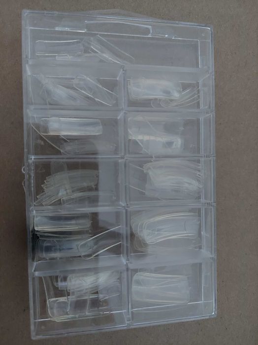 Tipsy przezroczyste, białe, mleczne