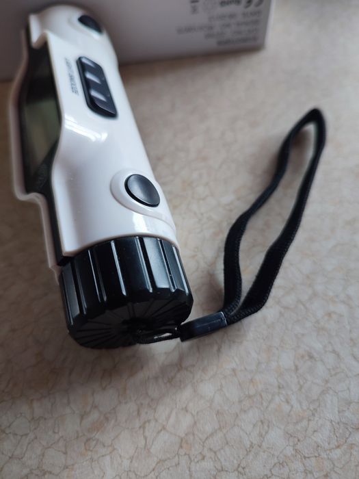 Многофункциональные электронные часы, будильник, термометр, календарь,